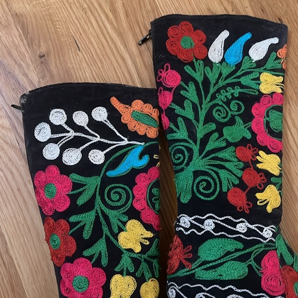 Suzani Embroidered Women's Boots, - Picture 2 of 3